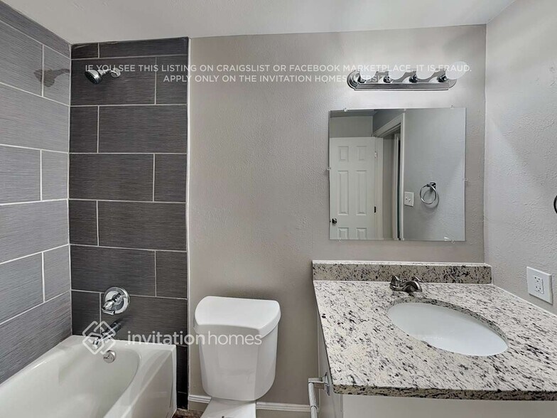 Building Photo - 12150 Bellaire St