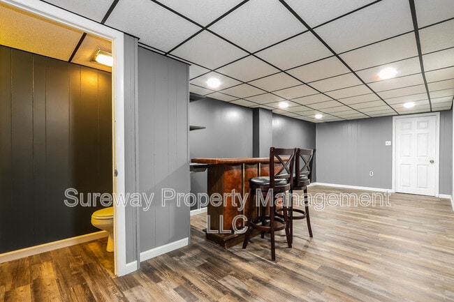 Building Photo - 259 W Wyncliffe Ave