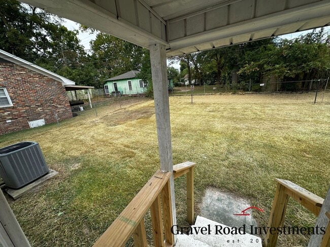 Building Photo - For Rent: Newly Remodeled 3 Bedroom / 1 Bath Home