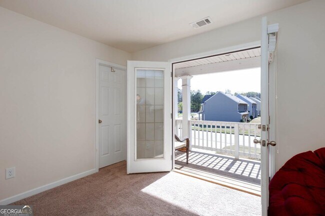 Building Photo - 7999 Dawson Ln