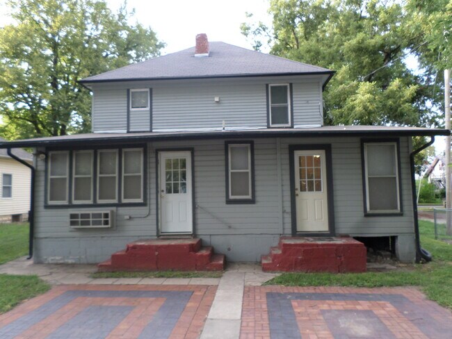 Building Photo - 715 Laramie St