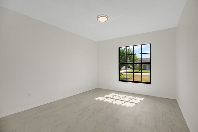 Building Photo - 398 Buttonwood Dr