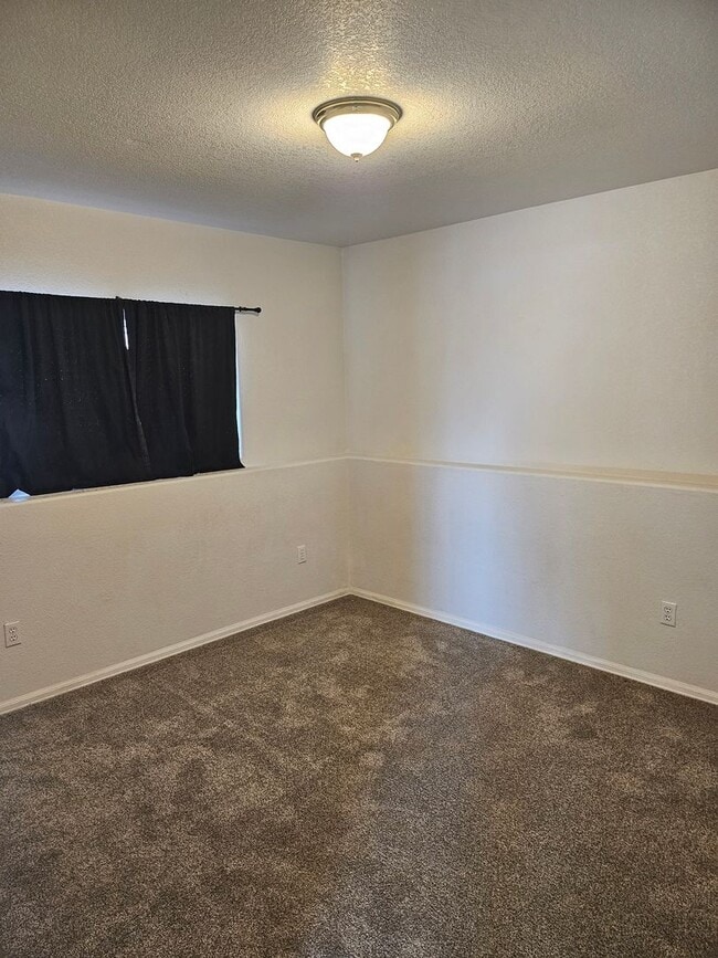 Building Photo - ALL PROSPECTIVE TENANTS MUST SUBMIT A $58 NON-REFUNDABLE APPLICATION FEE PER APPLICANT ONLINE AND...