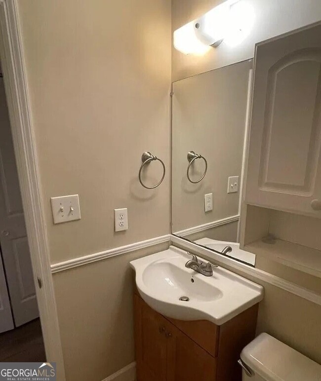 Building Photo - 130 Oxford Ct