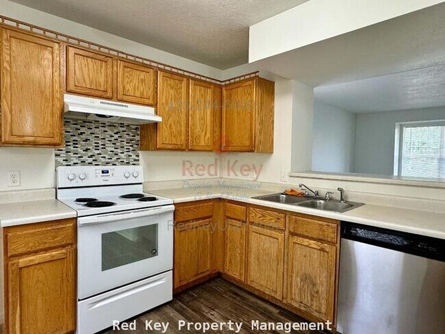 Building Photo - 410 W Single Family Home