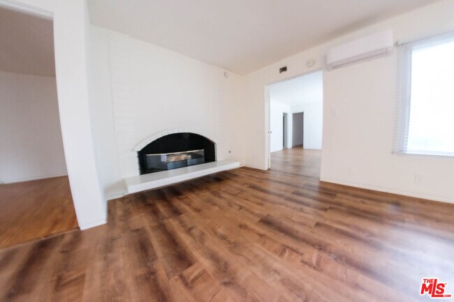 Building Photo - 7758 W 91st St