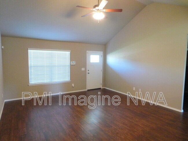 Building Photo - 1142 S Gentle Valley Dr