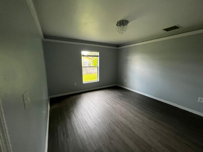 Building Photo - 4879 30th St SW