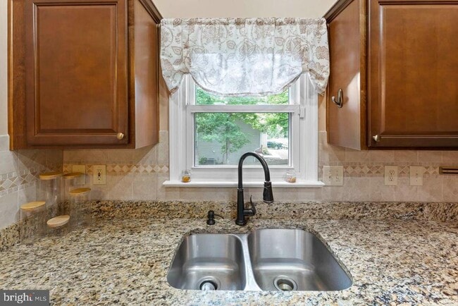 Building Photo - 10603 Eden Brook Dr