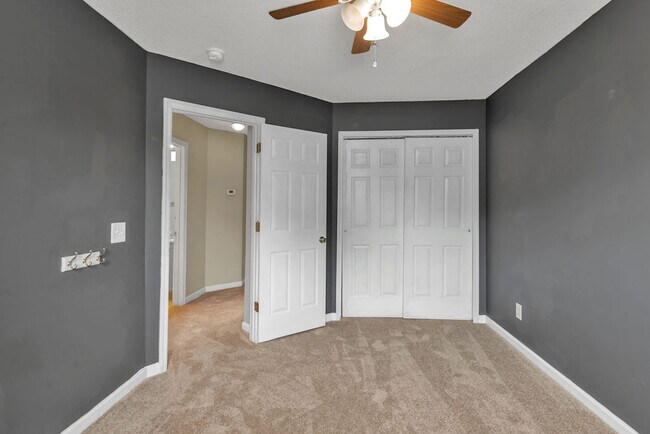 Building Photo - 106 Briar Hollow Dr