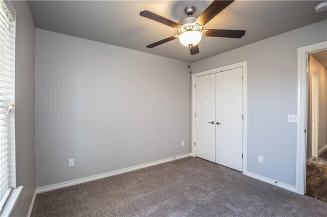 Building Photo - 4 Bedroom Home with Upstairs Bonus room in Edmond
