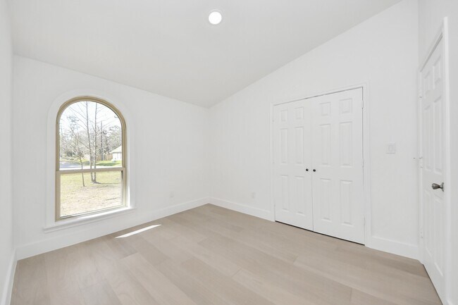 Building Photo - 10804 Longleaf Dr