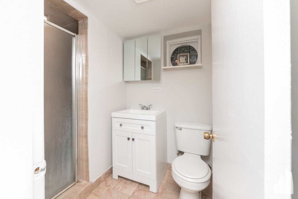 Building Photo - 1944 N Bissell St