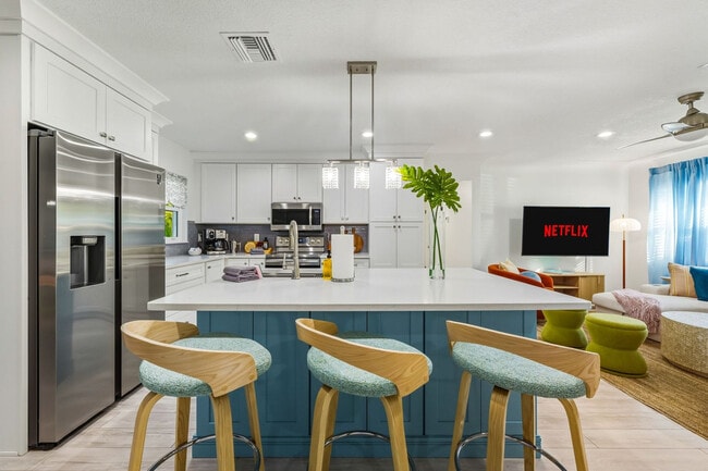 Building Photo - 10861 62nd Ave N