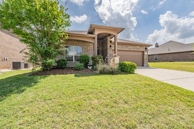 Building Photo - Excellent 3 bedroom plus office in Villages at Edgecliff