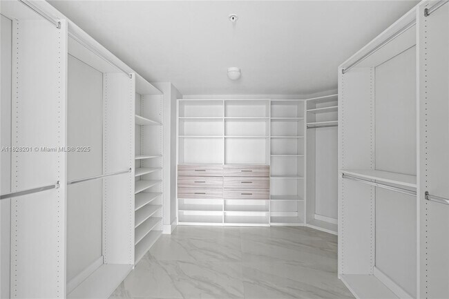 Building Photo - 17111 Biscayne Blvd