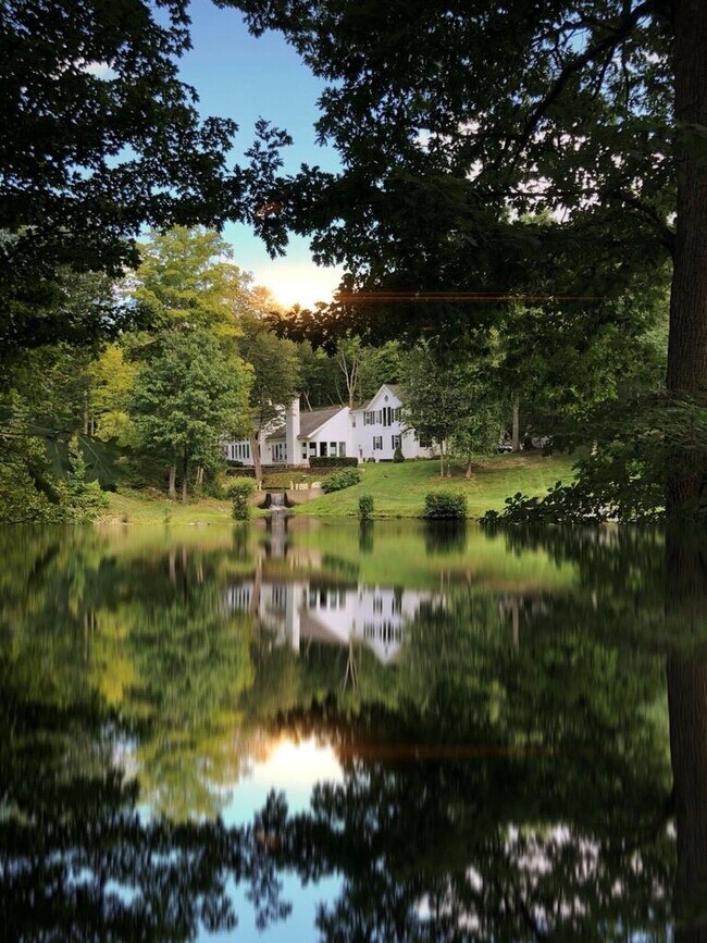 Building Photo - 259 Woodstock Rd