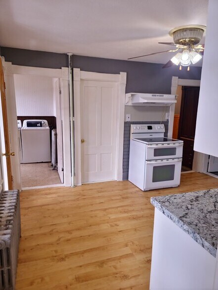 Building Photo - 80 Linden St