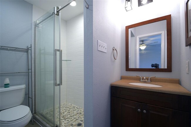 Building Photo - 3007 W Slaughter Ln