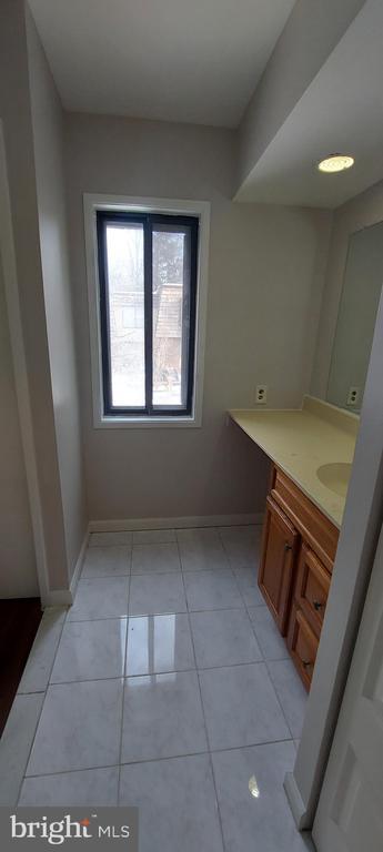 Building Photo - 9505 Fern Hollow Way