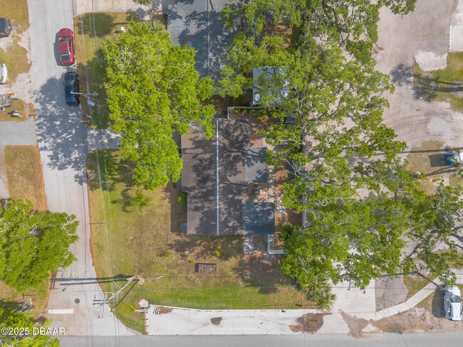 Building Photo - 5028 Palmetto St