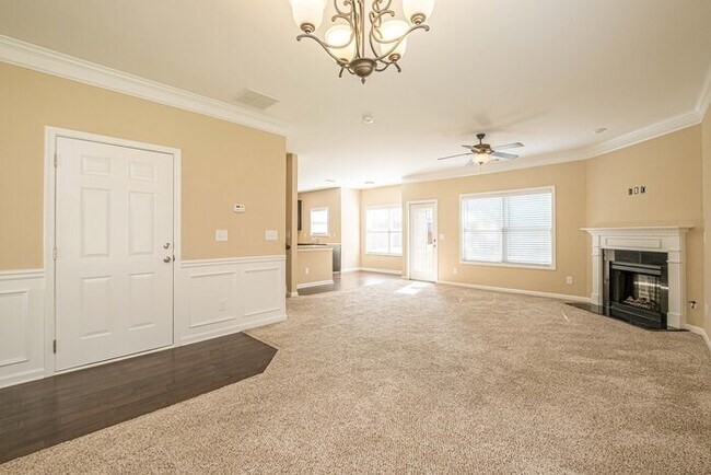 Building Photo - 9675 Rushmore Cir