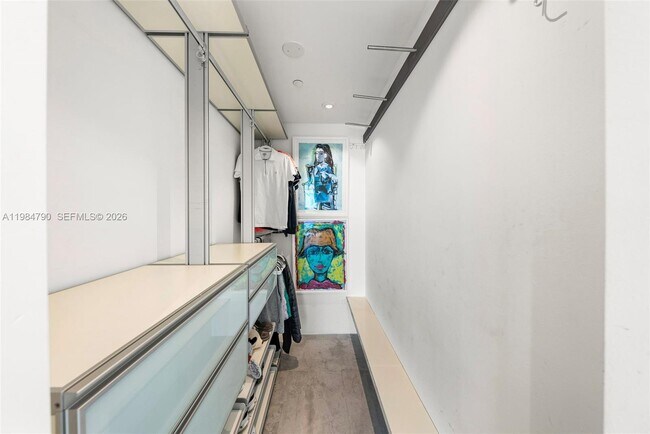 Building Photo - 450 Alton Rd