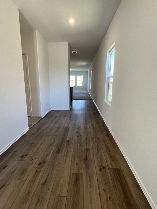 Building Photo - 312 Freshwater Dr