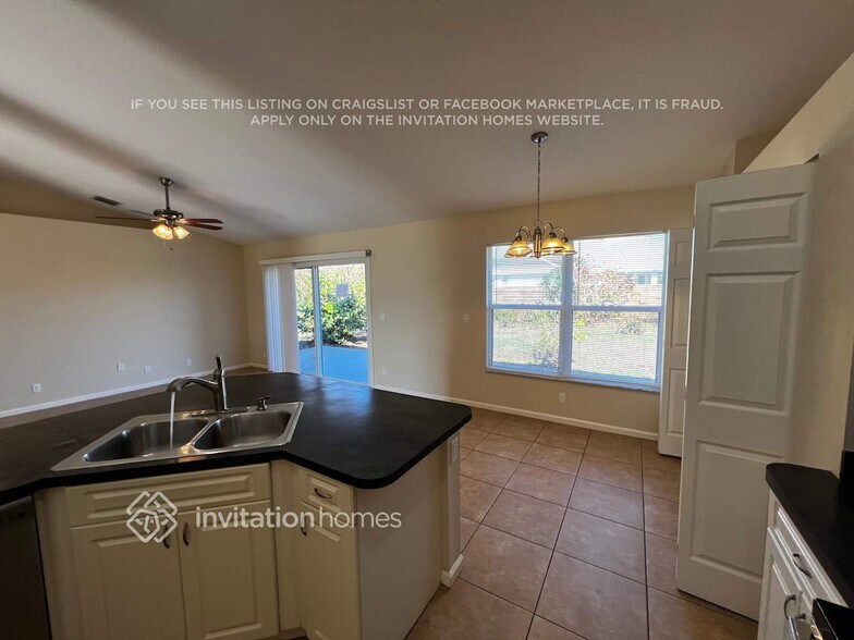 Building Photo - 2133 SW Pruitt St