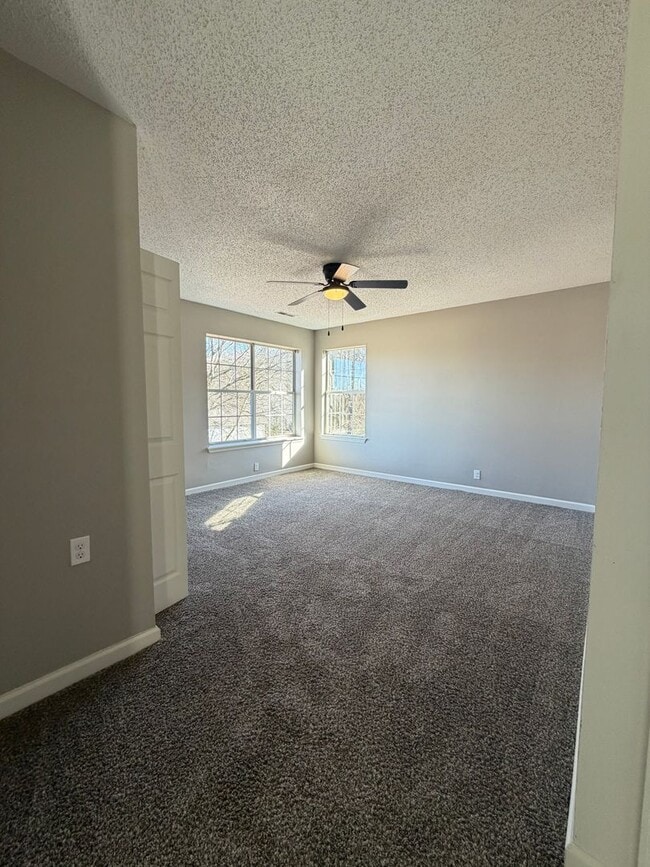 Building Photo - 4 bed | 2.5 bath | 2,630 sq ft