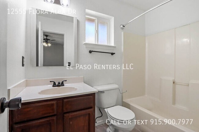 Building Photo - 12555 Flora Alba Dr