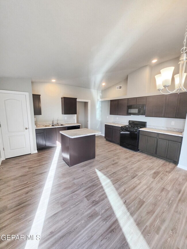 Building Photo - 14384 Star Cactus Ave