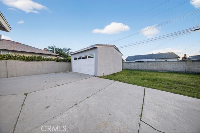 Building Photo - 4020 N Woodgrove Ave