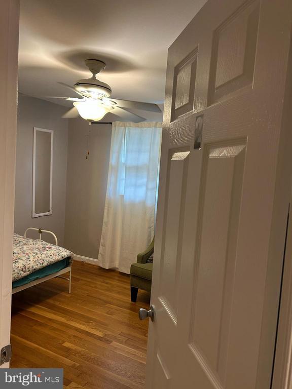 Building Photo - 10710 Tyrone Dr