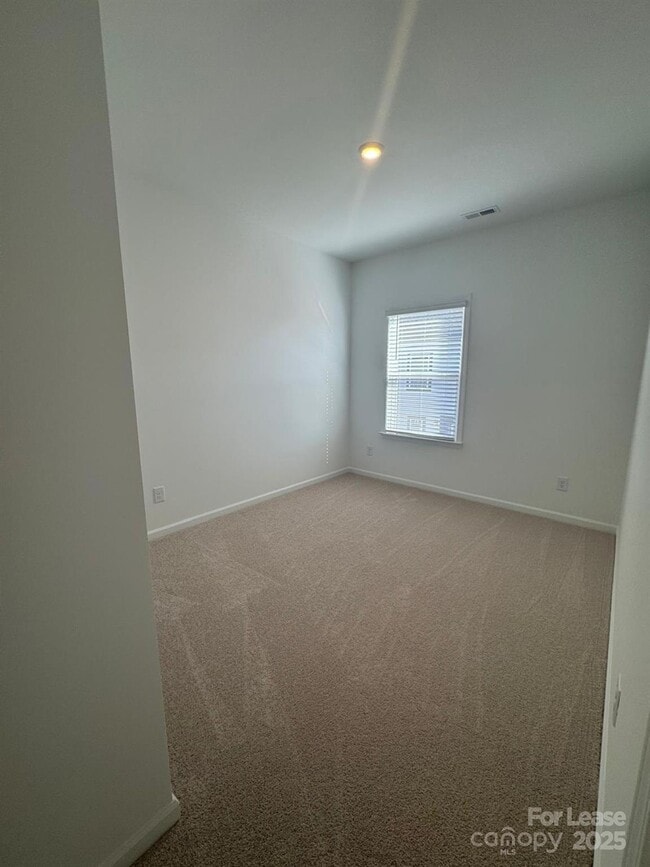 Building Photo - 9458 Senator Royall Dr