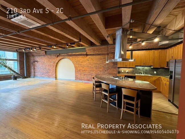 Building Photo - Pioneer Square Loft