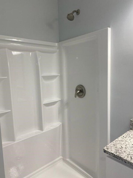 Building Photo - 10111 Rogers Dr