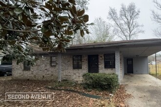 Building Photo - 10 Compass Point St