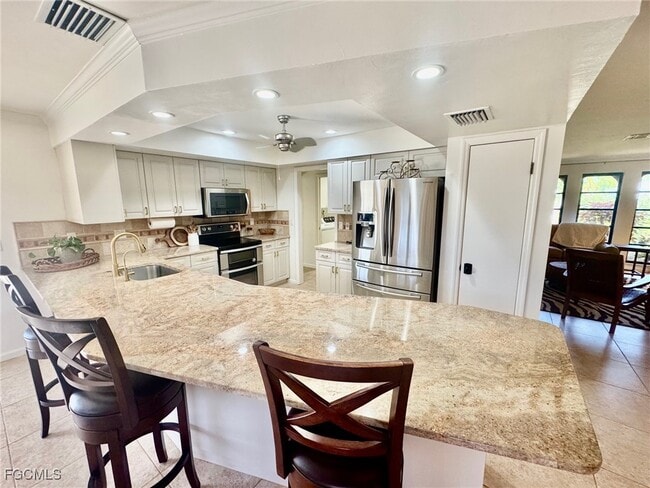 Building Photo - 1220 SE 19th Ln