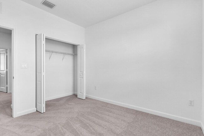 Building Photo - 2665 SE 28th St