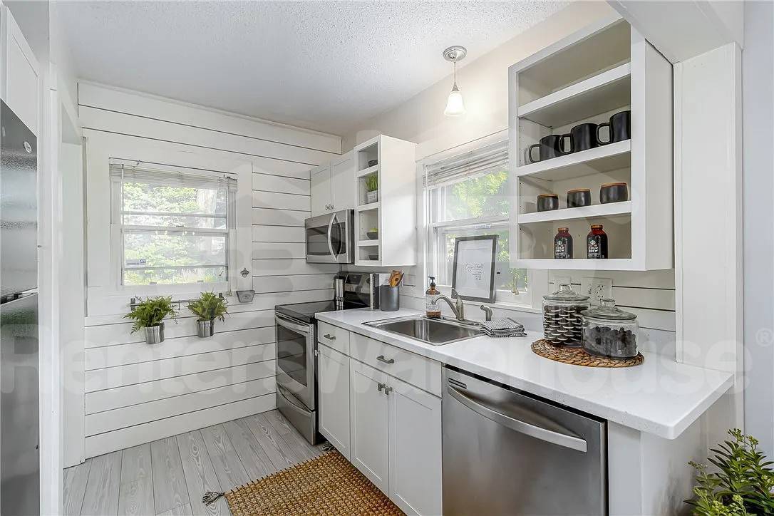 Building Photo - 737 28th St