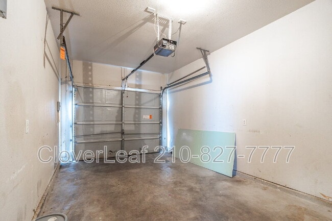 Building Photo - 5718 Golf Heights