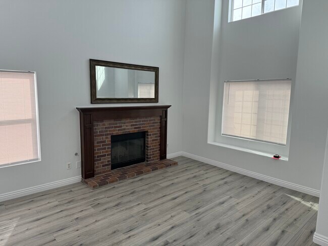 Building Photo - 1711 E 68th St