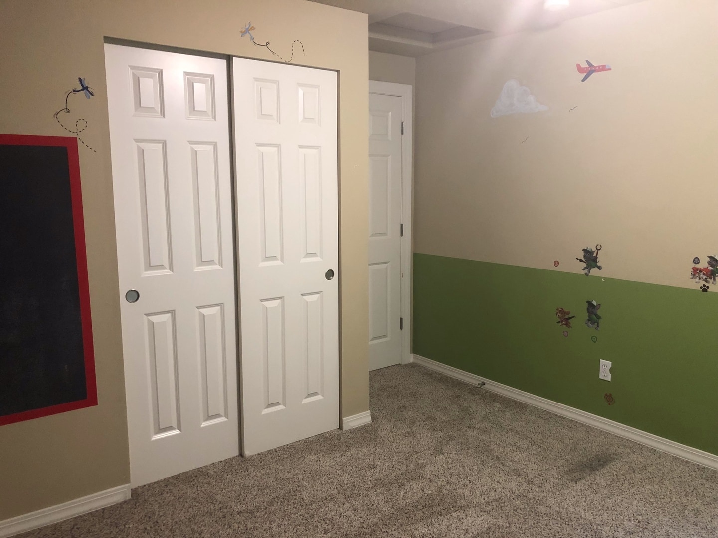 Building Photo - First Floor Master!!