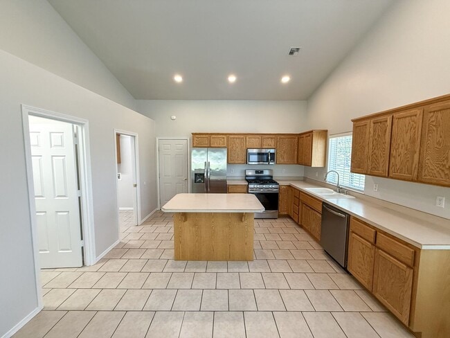 Building Photo - 3 bedroom, 2 bath home on Harbor Links Golf Course
