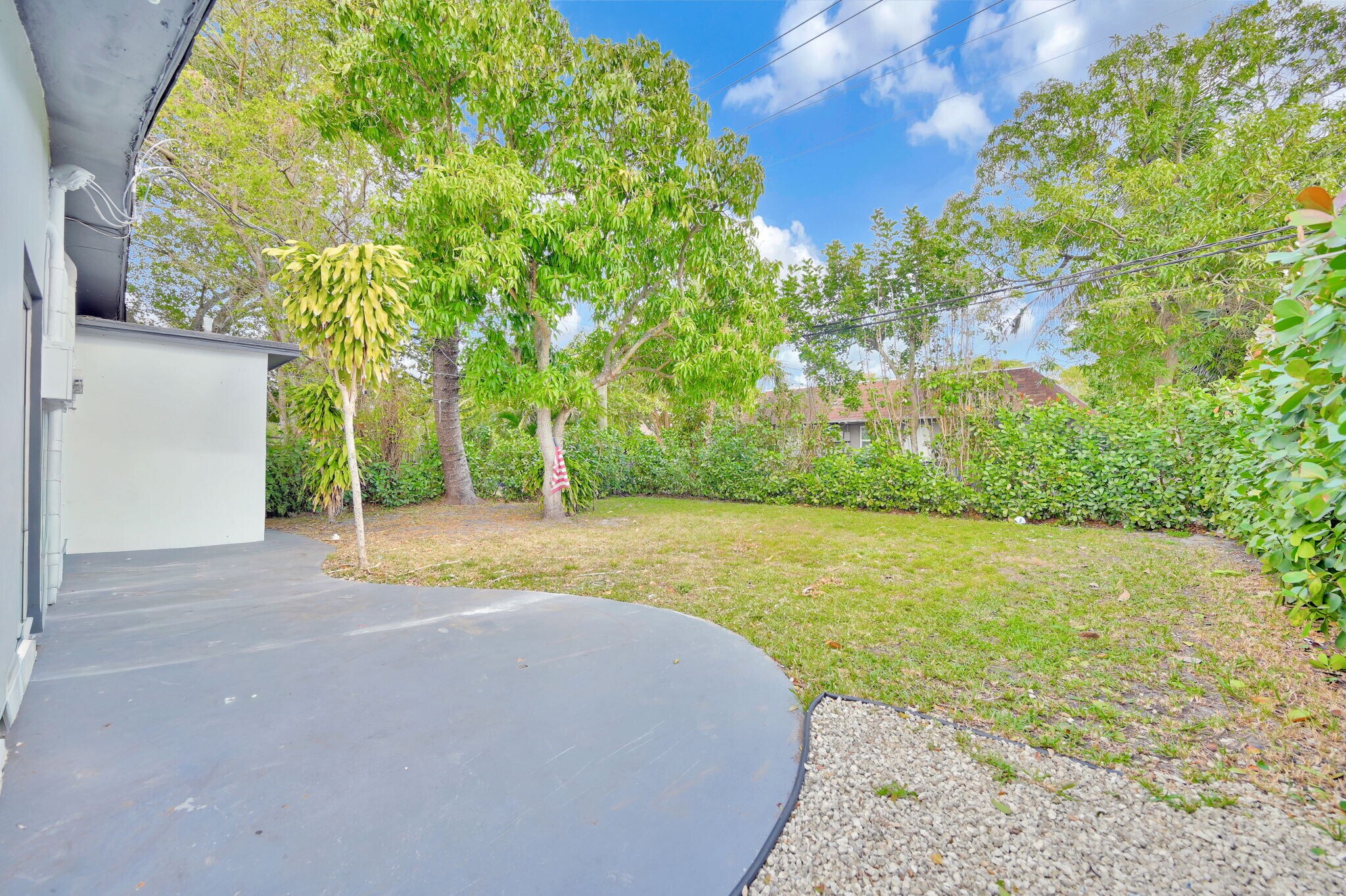 Building Photo - 1400 NW 2nd Ave