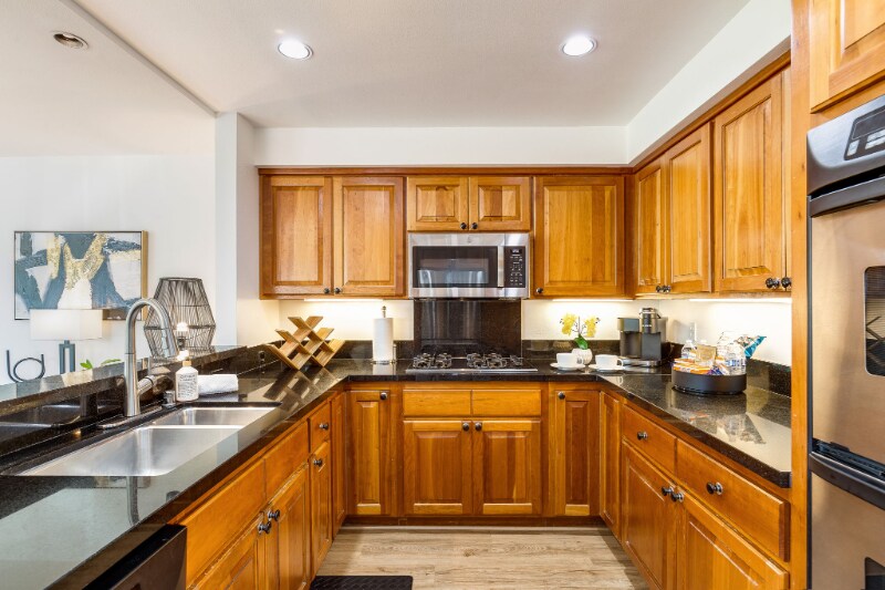 Building Photo - 2026 Fairview Ave E