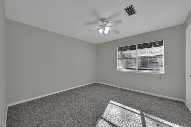 Building Photo - 1604 Hazelwood St