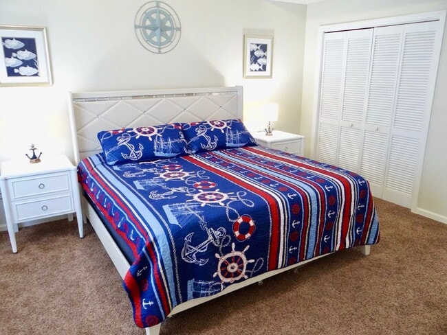 Building Photo - Beautifully Remodeled and Furnished Rental...