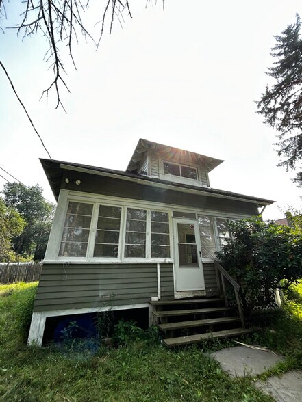 Primary Photo - 44 Benjamin Rd